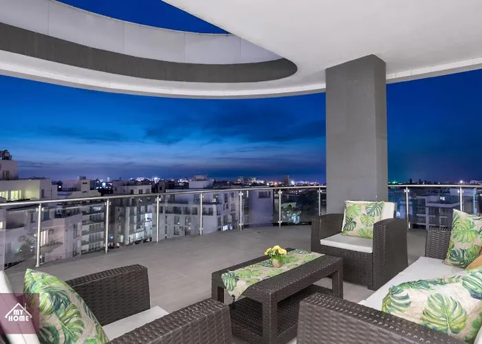 アパート Luxury Full Sea & Mountain View Penthouses キレニア